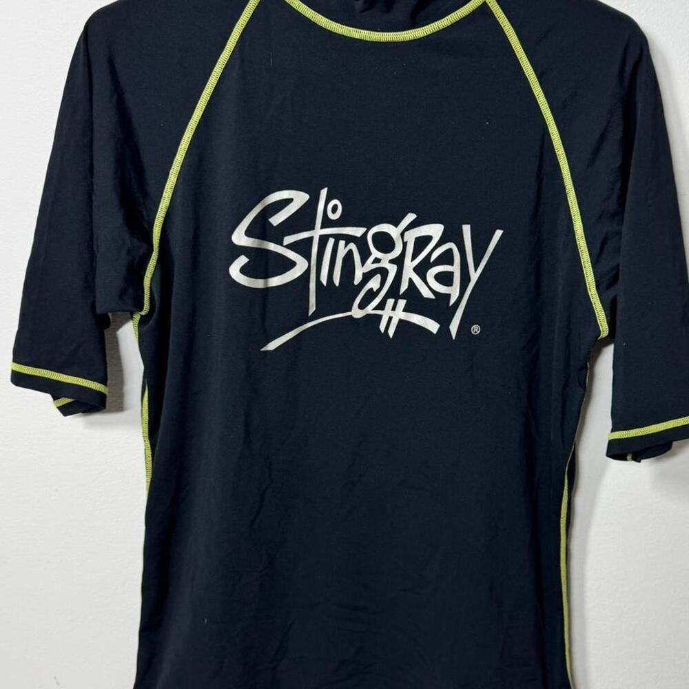 Navy and green stingray